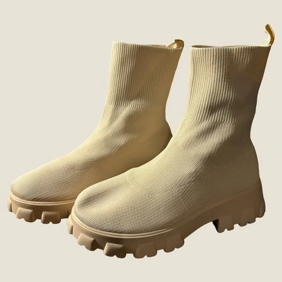 Our Minimalist Slip On Knit Boots, Fashionable Lace-up Solid  Basic Minimalist Knit Slip On Boots display picture 1